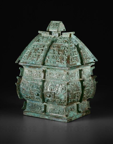 Wine Container, Western Zhou dynasty ( 1046–771 BC ), late 11th century BC, China, Bronze, 32.8 × 18.4 × 14.4 cm (12 7/8 × 7 1/8 × 5 5/8 in.)