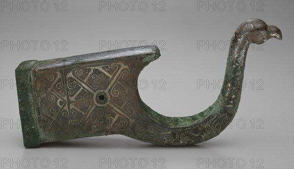Bow Support for a Crossbow, Eastern Zhou dynasty, Warring States period (480–221 B.C.), c. 4th century B.C., China, Bronze inlaid with strand silver, 8.4 × 19.3 × 3.0 cm (3 1/4 × 7 1/2 × 1 1/8 in.)