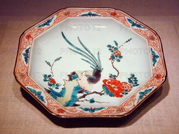 Arita-ware Kakiemon Octagonal Dish, 19th–early 20th century, Japan, Porcelain with enamel decoration, 4.9 x 22.2 cm