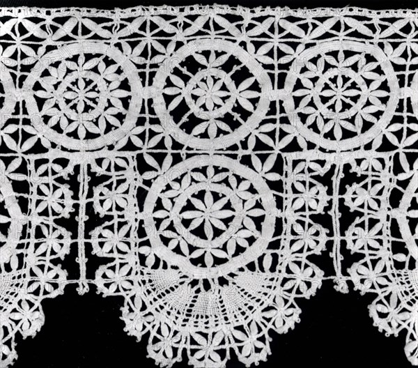 Five Borders, 1620/40, Italy, Genoa, Italy, Linen, bobbin straight lace, a: 11.8 x 93.8 cm (4 5/8 x 37 in.)