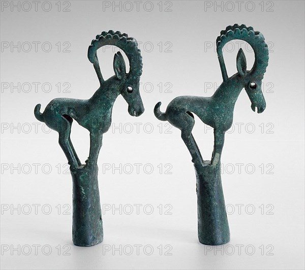 Pole Top with Ibex (Mountain Goat) (one of pair), 6th/4th century B.C., Northern China or Eurasian Steppes, China, Bronze, 17.7 × 9.5 cm (7.0 × 3.7 in.)