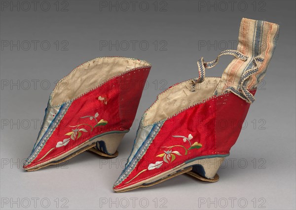 Woman’s Shoes, Qing dynasty (1644–1911), 19th century, China, Blue and red sateen, gilt trim, a. 8.3 × 14 × 5 cm (3 1/4 × 5 1/2 × 2 in.)