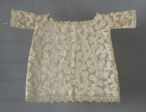 Image Robe (For Christ Child Statue), 1725/1800, Italy, Linen, bobbin part lace, trimmed with three different types of straight lace, 23.4 x 32.6 cm (9 1/4 x 12 7/8 in.)
