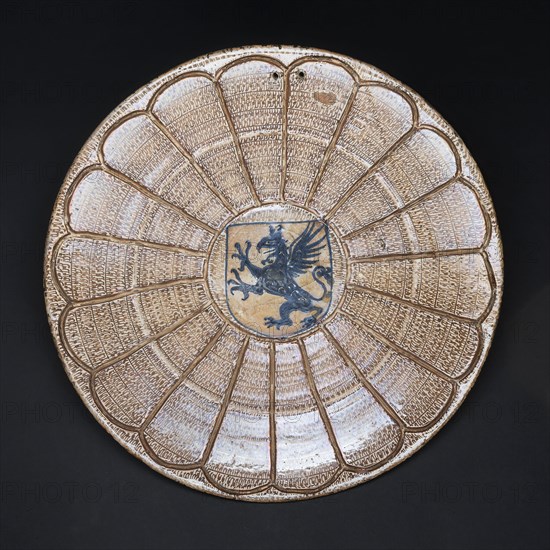 Hispano-Moresque Lusterware Plate with Griffin, 1475/1500, Spanish, Valencia (probably Manises), Valencia, Tin-glazed earthenware with copper luster, Diameter: 44.8 cm (17 5/8 in.)