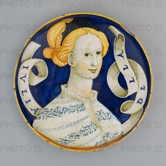 Dish (Coppa Amatoria), 1530/45, Italian, Urbino, Italy, Tin-glazed earthenware (maiolica), Diameter: 24.5 cm (9 5/8 in.)