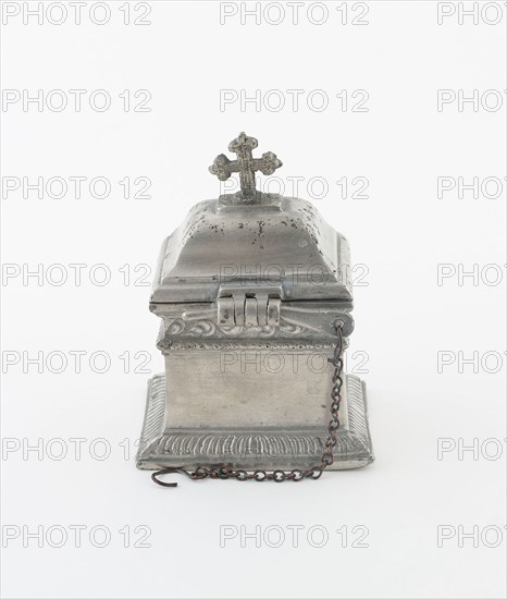 Chrismatory, c. 1760, Paris, France, Paris, Pewter, 10.2 x 5.4 x 6.4 cm (4 x 2 1/8 x 2 1/2 in.)