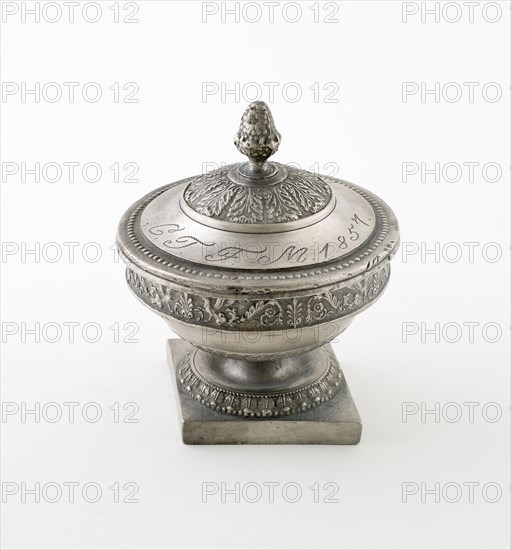 Covered Urn, Mid 19th century, Possibly Germany, Germany, Pewter, 11.4 x 9.5 cm (4 1/2 x 3 3/4 (D. lid) in.)