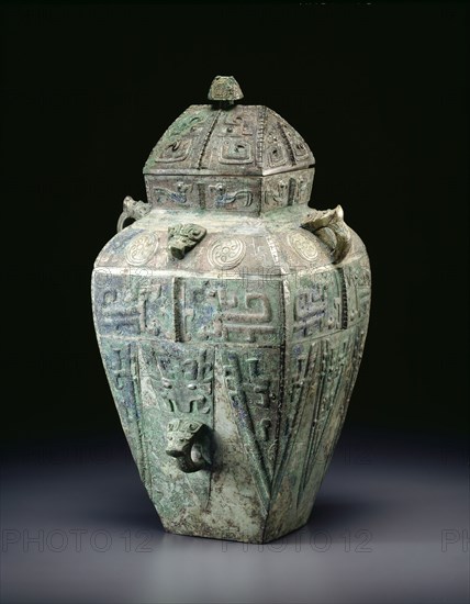Wine Container, Shang dynasty ( About 1600–1046 BC ), 12th/11th century BC, China, Bronze, 45.0 × 24.8 cm (17 3/4 × 9 3/4 in.)