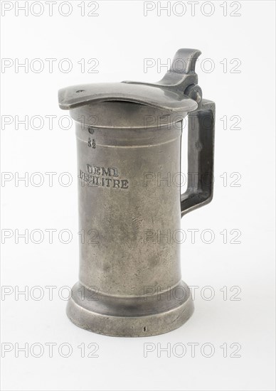 Measure, 1875/1895, Maison Le Seigneur, Deverre, Caen, France, Caen, Pewter, 8.9 × 7 cm (3 1/2 × 2 3/4 (incl. handle) in.)