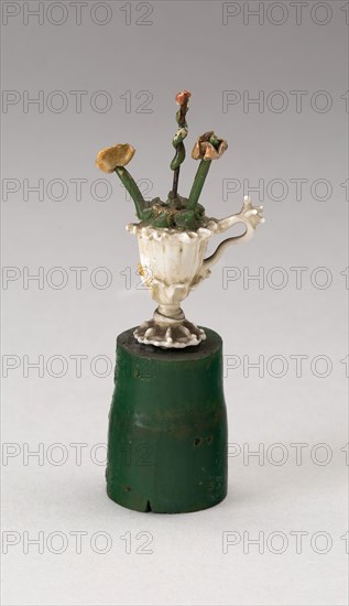Urn with Flowers, 18th century, Nevers, France, Glass, lampwork (verre de Nevers), metal armature, H. 7.6 cm (3 in.)