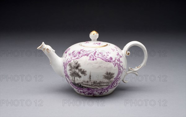 Teapot, c. 1770, Fürstenberg Porcelain Factory, German, founded 1747, Fürstenberg, Hard-paste porcelain, H. 9.5 cm (3 3/4 in.)