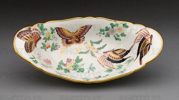 Boat-Shaped Dish, c. 1820, Wedgwood Manufactory, England, founded 1759, Burslem, Porcelain with polychrome enamels and gilding, 6.7 × 24.9 × 13 cm (2 5/8 × 9 13/16 × 5 1/8 in.)