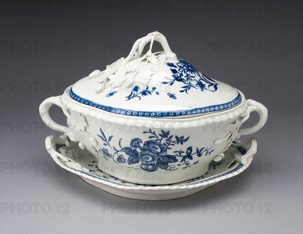 Tureen and Stand, c. 1770, Worcester Porcelain Factory, Worcester, England, founded 1751, Worcester, Soft-paste porcelain, underglaze blue, Tureen: 21 x 19.4 x 30.5 cm (8 1/4 x 7 5/8 x 12 in.), Stand: H. 5.7 cm (1 1/4 in.), diam. 27.9 cm (11 in.)