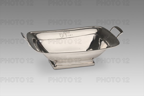 Cake or Bread Basket, 1800/18, Samuel Richards Jr., American, active 1793–1818, Philadelphia, Philadelphia, Silver, 12.1 × 24.1 × 35 cm (4 3/4 × 9 1/2 × 13 3/4 in.)