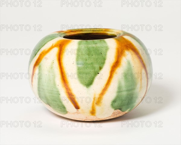 Melon-Shaped Jar, Tang dynasty (618–907), China, Earthenware with three-color (sancai) lead glazes, H. 5.5 cm (2 3/16 in.), diam. 8.2 cm (3 1/4 in.)