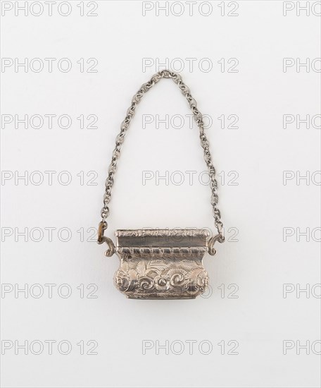 Purse-Shaped Vinaigrette with View of Windsor Castle, 1843/44, Marked JT, Birmingham, England, Birmingham, Silver, 3.2 × 1.3 cm (1 1/4 × 1/2 in.)