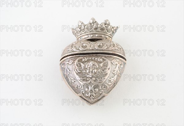 Sponge Box, c. 1830, Denmark, Denmark, Silver, Diam. 4.5 cm (1 3/4 in.)