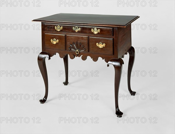 Dressing Table, 1750/70, American, 18th century, Salem, Massachusetts area, Salem, Mahogany and white pine, 78.2 × 88.9 × 57.2 cm (30 3/4 × 35 × 22 1/2 in.)