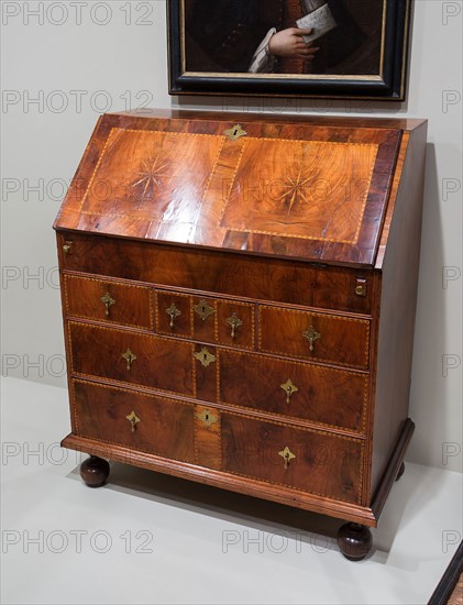 Desk, 1700/35, American, 18th century, Boston, Boston, Walnut, walnut veneer, and white pine, 110.5 × 91.4 × 51.4 cm (43 1/2 × 36 1/4 × 20 1/4 in.)