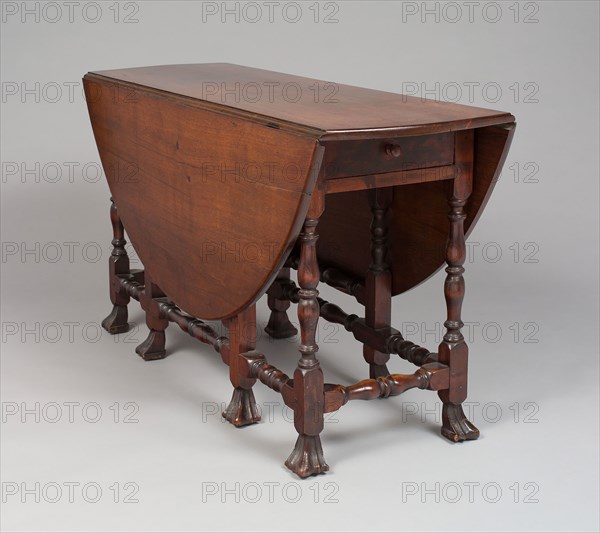 Gate Leg Table, 1710/30, American, 18th century, Boston, Boston, Walnut and pine, 73.3 × 143.5 × 135.3 cm (28 7/8 × 56 1/2 × 53 1/4 in.) (open)