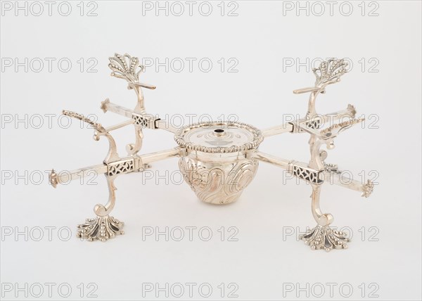 Dish Cross, 1768, Richard Mills, English, active 1755-68, London, English, London, Silver, 9.5 x 32.1 x 7 cm (3 3/4 x 12 5/8 x 2 3/4 in.)