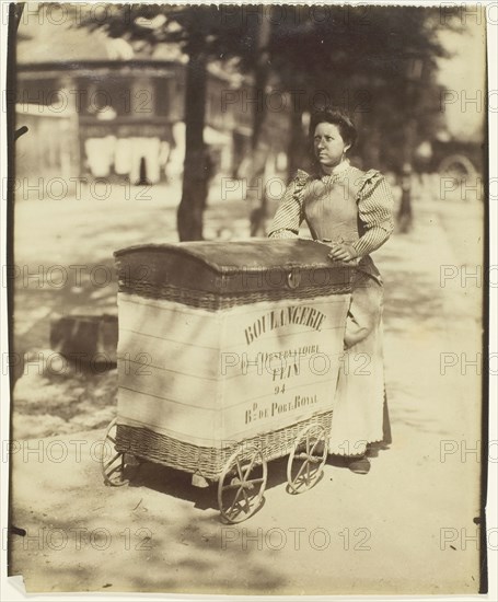 Porteuse de pain, c. 1899/1900, Jean-Eugène-Auguste Atget, French, 1857–1927, Libourne, Albumen print, from the series "Small Trades