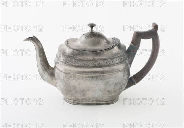 Teapot, c. 1820, Birch and Villers (John Birch and William Villers), England, active c. 1775-1820, Birmingham, England, Birmingham, Pewter (Britannia metal) and wood, 15.2 × 10.8 × 26 cm (6 × 4 1/4 × 10 1/4 in.)