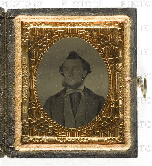 Untitled, 1855/75, 19th century, Unknown Place, Tintype, 4 x 3.5 cm (plate), 5 x 4.4 x 1.2 cm (case)