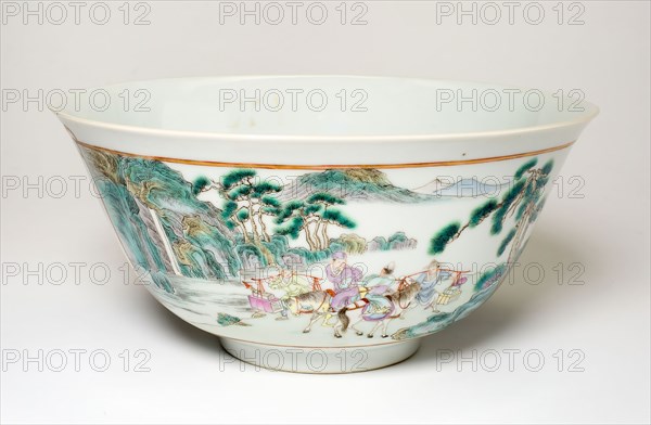 Famile-Rose Bowl, Qing dynasty (1644–1911), 19th century, China, Porcelain painted in overglaze enamels, H. 10.1 cm (4 in.), diam. 21.2 cm (8 3/8 in.)