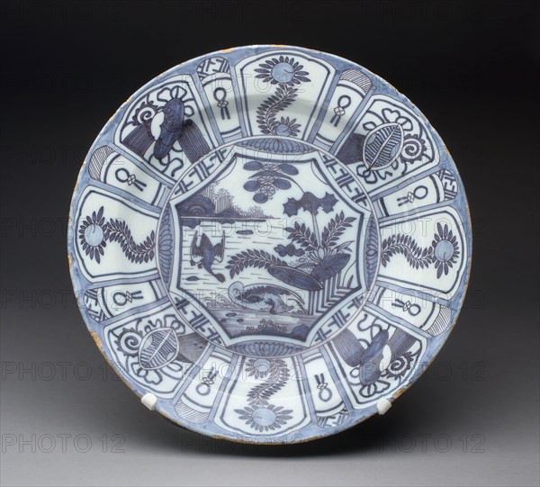 Charger, c. 1680, Netherlands, Delft, Delft, Tin-glazed earthenware with underglaze blue decoration, Diam. 39.3 cm (15 1/2 in.)