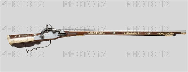 Baltic Snaplock Rifle, 1610/50, Polish and Swedish, Poland, Steel, brass, iron, wood, horn, and mother-of-pearl, L. 112 cm (44 1/8 in.)