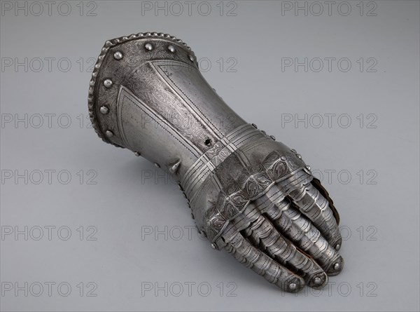 Fingered Gauntlet for the Right Hand, c. 1550/60, Southern German, probably Augsburg, Augsburg, Steel and leather, L. 29.9 cm (11 3/4 in.)