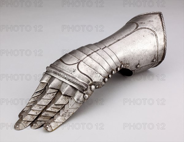 Boy’s Fingered Gauntlet for the Left Hand, c. 1560/80, German, possibly Brunswick, Brunswick, Steel, L. 27.9 cm (11 in.)