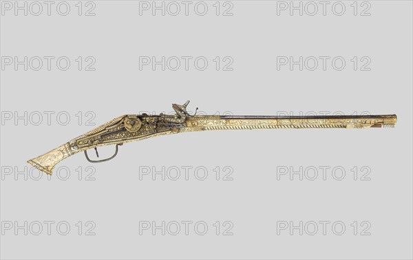 Wheellock Pistol, c. 1570/88, Spanish, possibly German, Germany, Wood, staghorn, steel, and gold, Overall L.: 88.9 cm (35 in.)