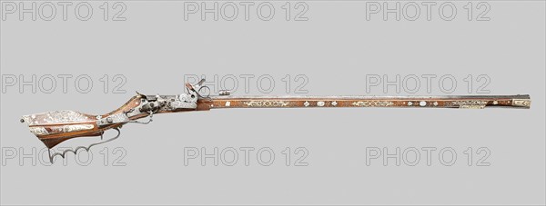 Wheellock Birding Rifle (Tschinke), 1630, Polish, Silesia, Teschen, Teschen, Steel, brass, walnut, horn, and mother-of-pearl, L. 115.5 cm (45 1/2 in.)