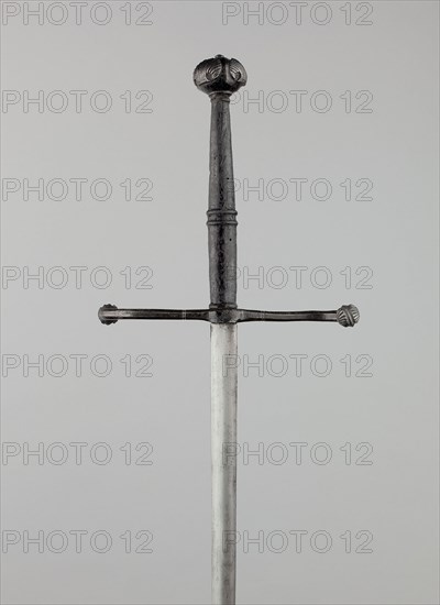Thrusting Sword (Estoc), 1525/40, German, Germany, Steel, wood, and leather, Overall L. 118.5 cm (46 3/4 in.)