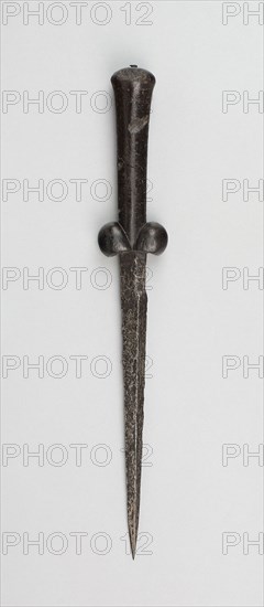 Ballock Dagger, c. 1500, North European, possibly Flemish, Northern Europe, Ivy root and steel, L. 33 cm (13 in.)
