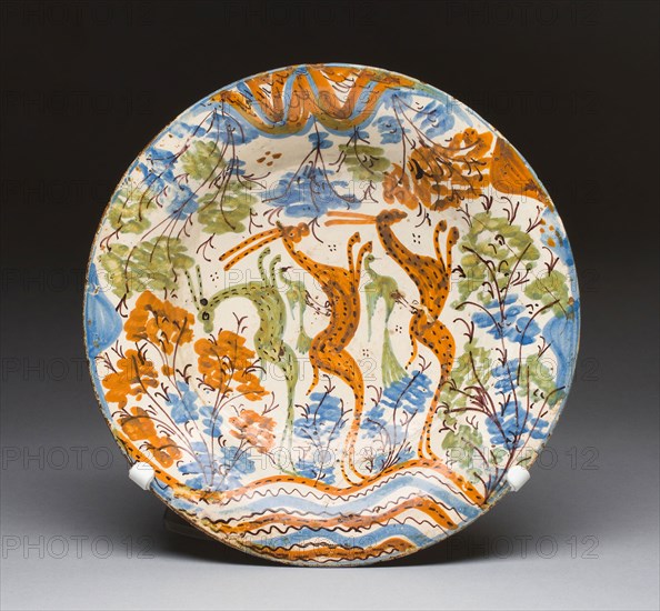 Charger, Late 17th century, Spain, Seville, Seville, Tin-glazed earthenware, H. 6.5 (2 5/8 in.), diam. 30.5 cm (12 in.)
