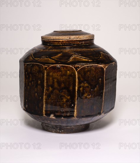 Faceted and Covered Jar, Joseon dynasty (1392–1910), 19th century, Korea, Korea, Stoneware with iron brown glaze, H. 22 cm (8 5/8 in.), diam. 22.5 cm (8 7/8 in.)