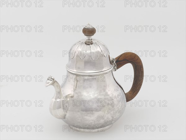 Teapot, 1715/25, Attributed to Jacob Marius Groen, American, c. 1679–c. 1750, New York, New York, Silver, 16.5 × 19.1 × 10.2 cm (6 1/2 × 7 1/2 × 4 3/8 in.), 543.8 g