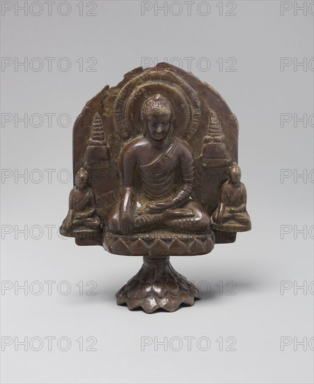 Buddha Calling the Earth to Witness (Bhumisparshamudra), Pala period, 8th/10th century, India, Eastern India, India, eastern, Bronze, 16.5 x 13.4 x 6 cm (6 1/2 x 5 5 1/4 x 2 3/8 in.)