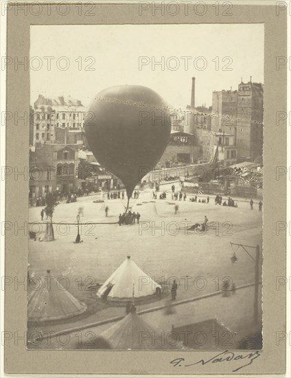 Le Neptune, Place Saint-Pierre à Montmartre, September 23, 1870, Nadar (Gaspard Félix Tournachon), French, 1820–1910, France, Gelatin silver printing out print, 10.1 × 7.4 cm (image/paper), 11.6 × 8.8 cm (mount)