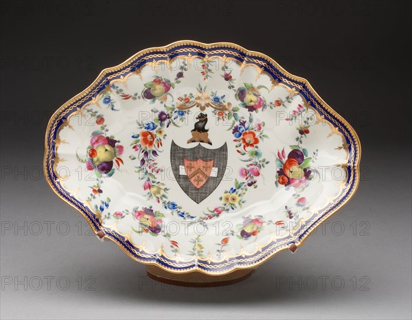 Dessert Dish, c. 1790, Worcester Porcelain Factory, Worcester, England, founded 1751, Worcester, Soft-paste porcelain, polychrome enamels and gilding, 21.8 x 29.2 cm (8 9/16 x 11 1/2 in.)