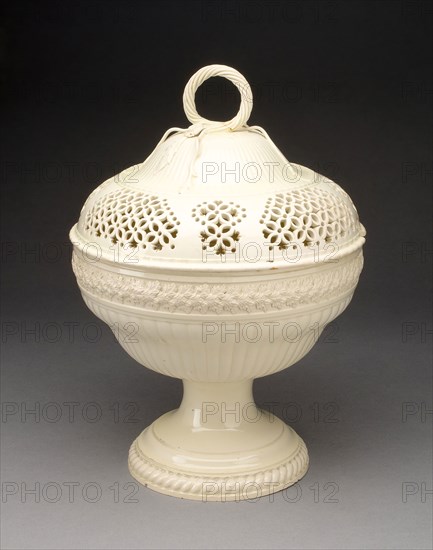 Chestnut Basket, c. 1790, Leeds Pottery, English, founded 1756, Yorkshire, Lead-glazed earthenware (creamware), H. 12.7 cm (5 in.)