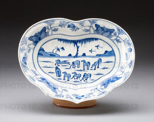 Dish, c. 1770, Worcester Porcelain Factory, Worcester, England, founded 1751, Worcester, Soft-paste porcelain, underglaze blue, L. 26.7 cm (10 1/2 in.)