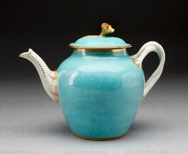 Teapot, c. 1770, Worcester Porcelain Factory, Worcester, England, founded 1751, Worcester, Soft-paste porcelain with turquoise ground and gilding, H. 16.1 cm (6 5/16 in.), diam.  21.3 cm (8 3/8 in.)