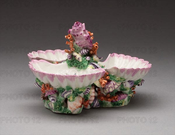 Sweetmeat Stand, c. 1770, Worcester Porcelain Factory, Worcester, England, founded 1751, Worcester, Soft-paste porcelain with polychrome enamels, 12.1 x 16.5 cm (4 3/4 x 6 1/2 in.)