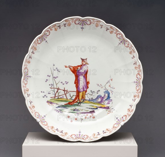 Plate, 1730/35, Du Paquier Porcelain Manufactory, Austrian, 1718-1744, Vienna, Hard-paste porcelain, polychrome enamels, and gilding, Diam. 33.4 cm (13 1/5 in.)