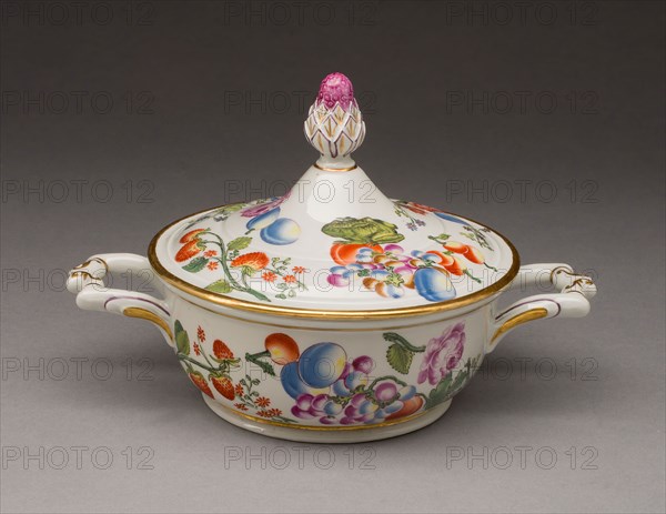 Covered Bowl, c. 1735, Du Paquier Porcelain Manufactory, Austrian, 1718-1744, Vienna, Hard-paste porcelain, polychrome enamels, and gilding, 12.7 × 21 cm (5 × 8 1/4 in.)