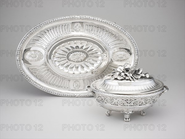 Sauce Tureen, Liner and Stand, 1781/82, Vienna, Austria, Joseph Ignaz Würth (Austrian, active 1770-after 1803), Vienna, Silver, Stand: 35 x 24.5 cm (13 7/8 x 9 5/8 in.), Tureen (with cover): 21.5 x 14 cm (8 1/2 x 5 1/2 in.)
